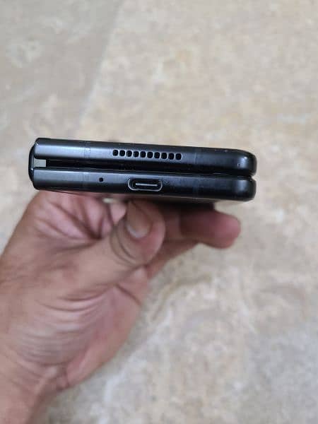 Samsung Galaxy Z Fold 3 inner display off sony iPhone redmi oppo 9