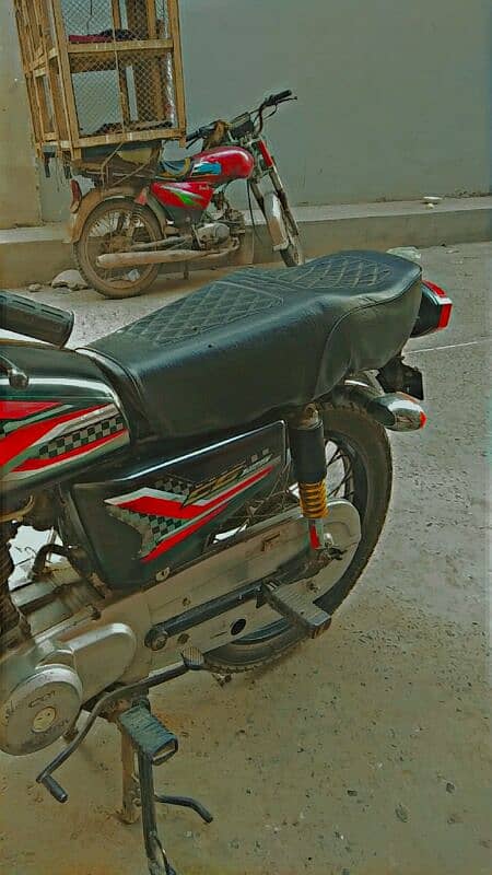 Honda 125 excellent condition 4