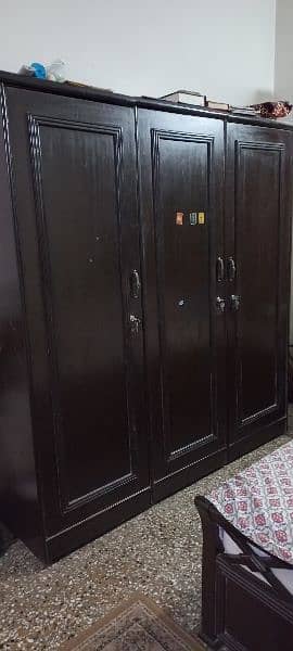 Used 3 door cupboard 2