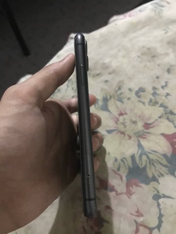 Iphone 11 urgent sell 3