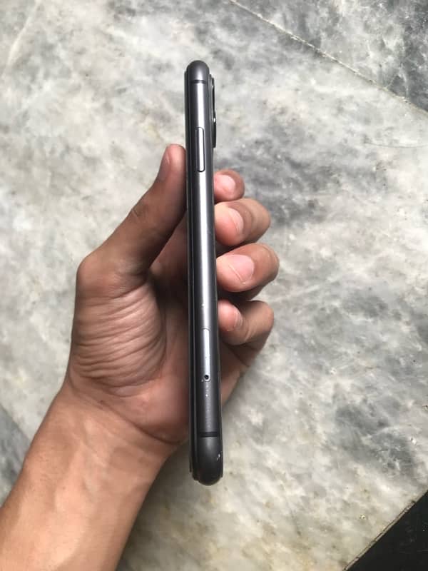 Iphone 11 urgent sell 4