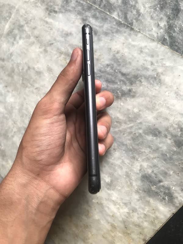 Iphone 11 urgent sell 5