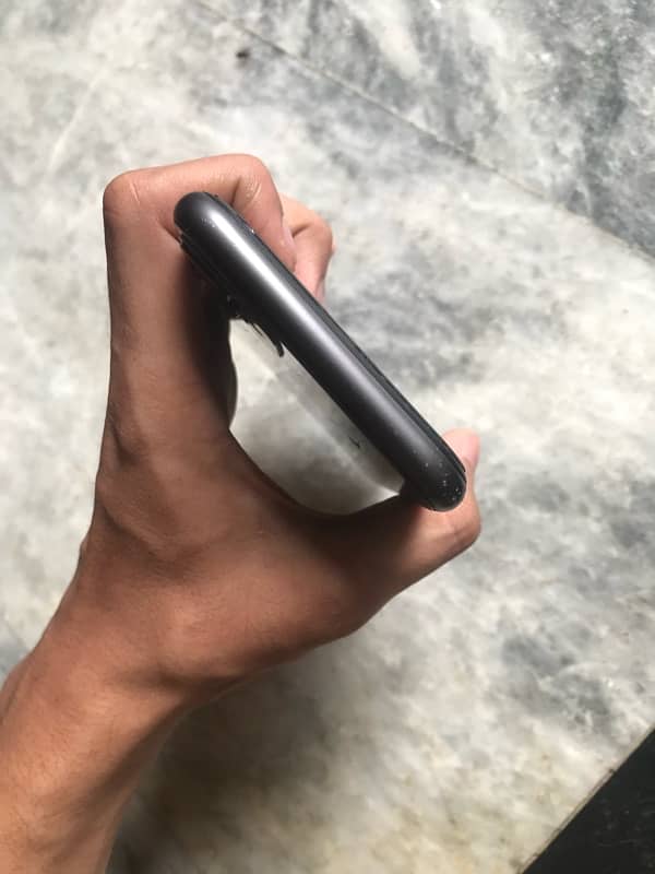 Iphone 11 urgent sell 6