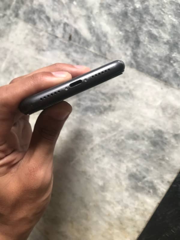 Iphone 11 urgent sell 7