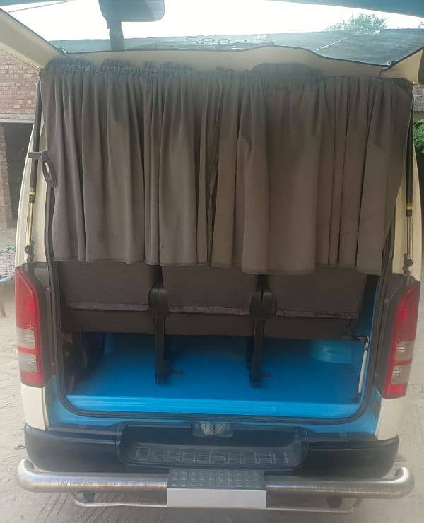 Toyota Hiace 2012 1