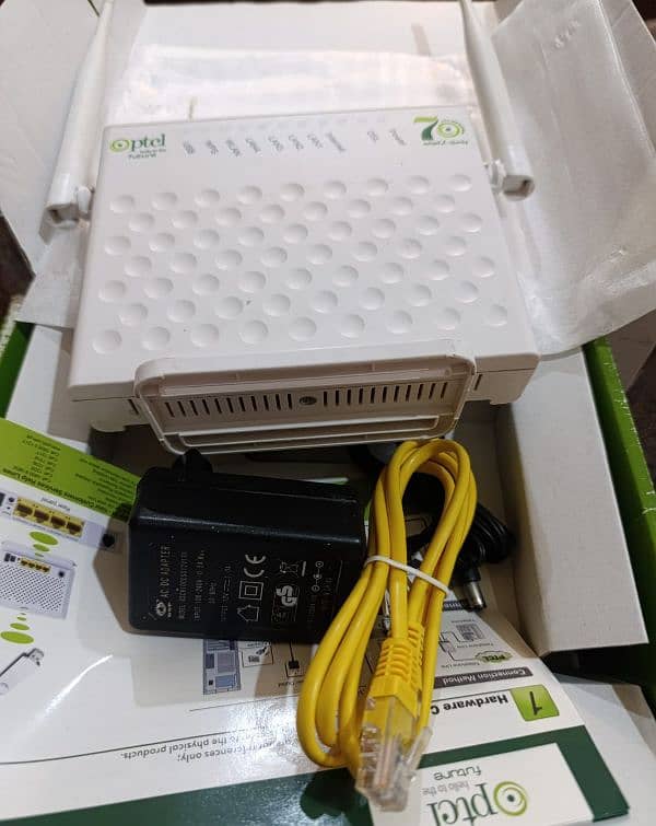 PTCL  VDSL ROUTER with All org Accessories 1