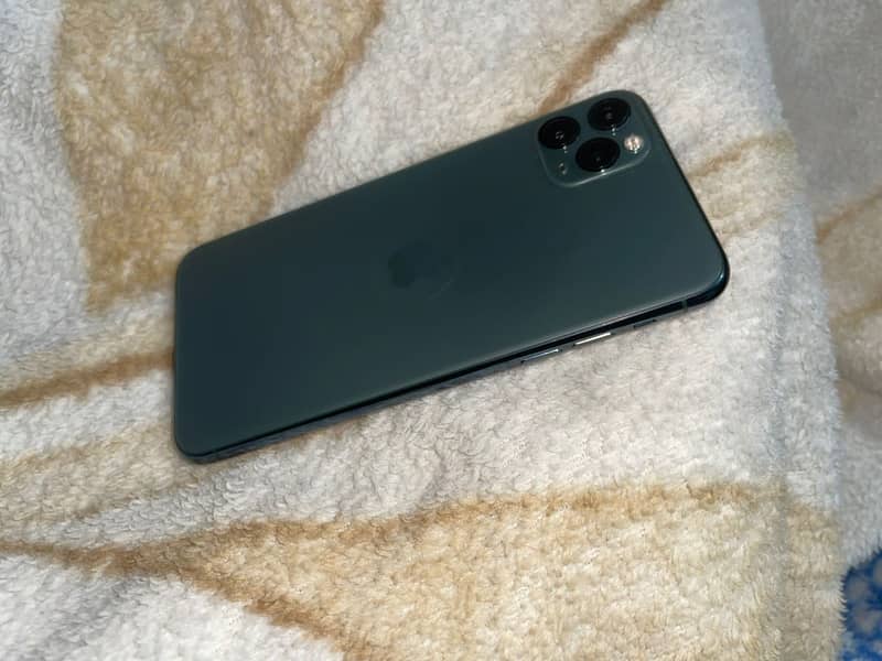 iphone 11 pro max 2