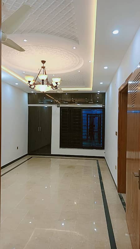 Uper portion available for Rent in gulraiz phase 6 14