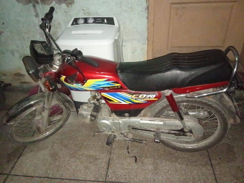 Honda CD70 0