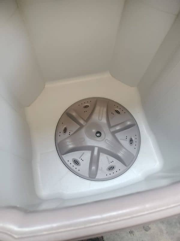 super Asia washing machine and Dawlance spinner for sale 1