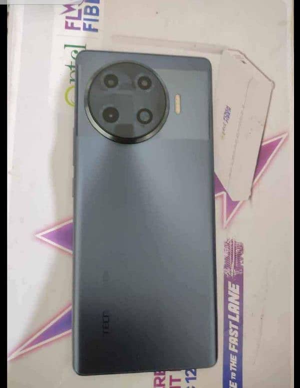 Tecno Spark 20 pro plus 0