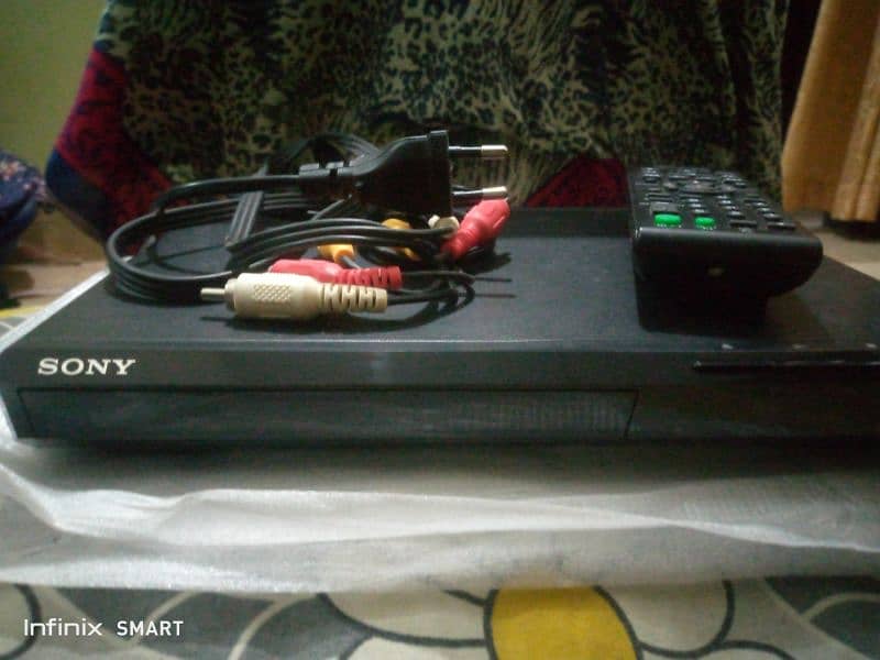 urgent sale SONY DVD player  sr370 3