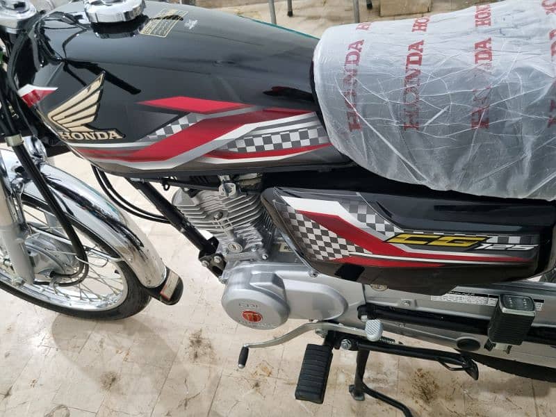 Honda CG-125 End of 2023 Registered Model 2024 500km use only 4