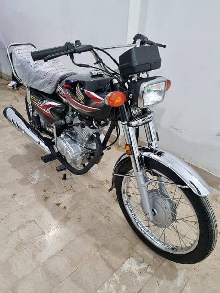 Honda CG-125 End of 2023 Registered Model 2024 500km use only 6