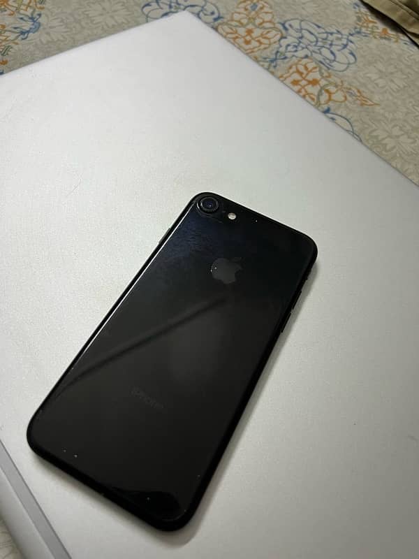 iPhone 7 128gb pta approved with box 0