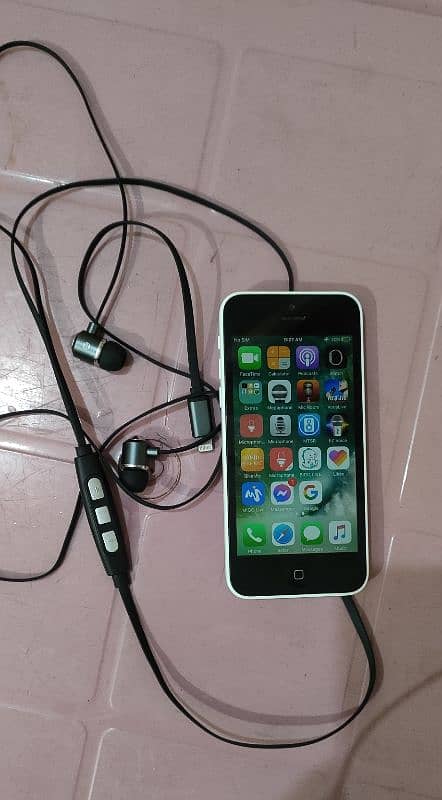 iphone 5c no PTA with led 0