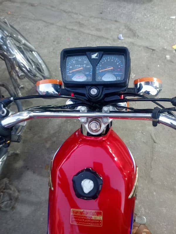 Honda 125 2022 model  biometric available on my name 2