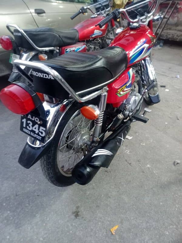 Honda 125 2022 model  biometric available on my name 5