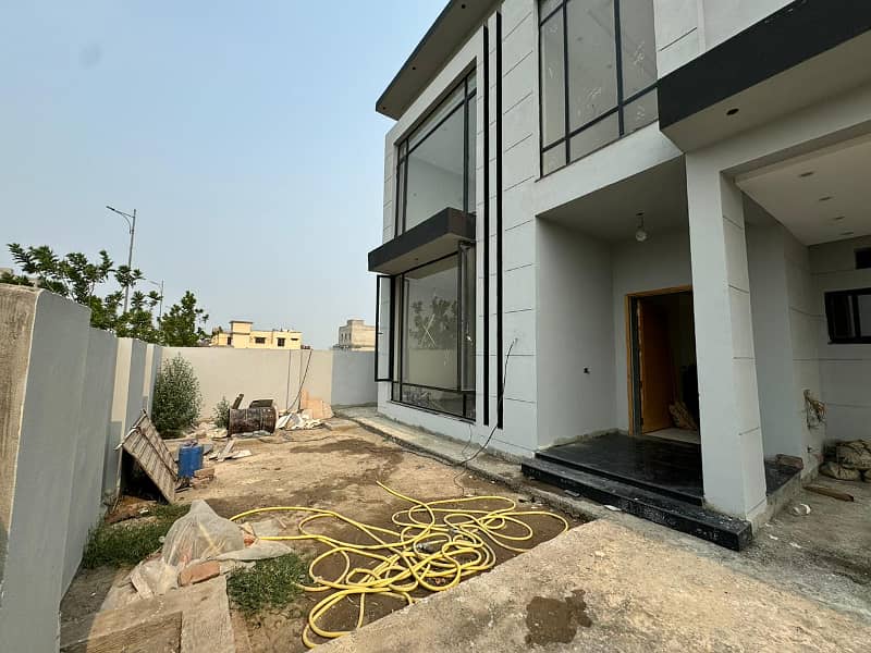 One Kanal Beautiful Gray Structure Modern Bungalow Available For Sale In DHA Phase 7 Block Y Lahore 7