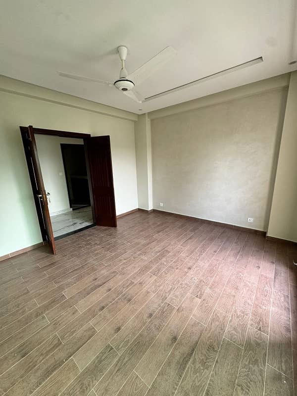 Brand New 10 Marla Apartment 7th Floor Facing Lake Is Available For Sale In Askari 11 Sector D Terminal Payment Not Paid 40