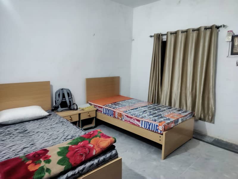 Solar Powered Boys Hostel Lahore for Professionals | Near Model Town 9