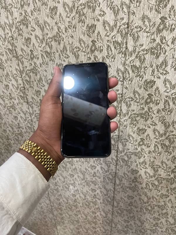 i phone 11 promax all ok 10/10 64 gb factory unlock water pack wth box 0