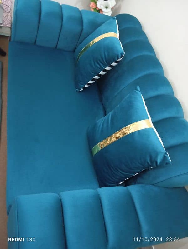 7 Seater Sofa (1 week before purchased, Urgent sale) 3