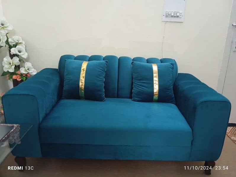 7 Seater Sofa (1 week before purchased, Urgent sale) 5