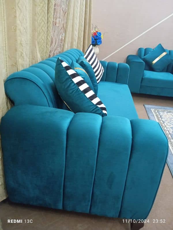 7 Seater Sofa (1 week before purchased, Urgent sale) 6