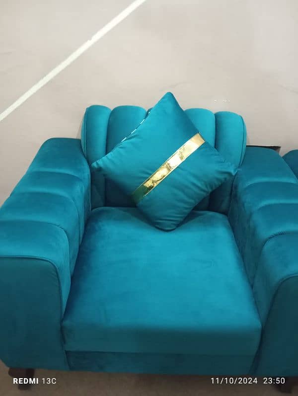 7 Seater Sofa (1 week before purchased, Urgent sale) 11