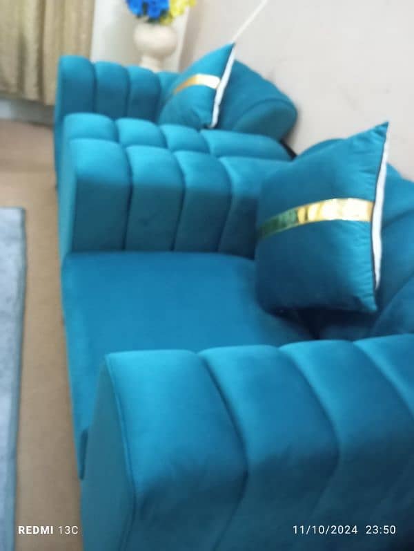 7 Seater Sofa (1 week before purchased, Urgent sale) 12