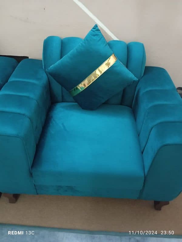 7 Seater Sofa (1 week before purchased, Urgent sale) 13