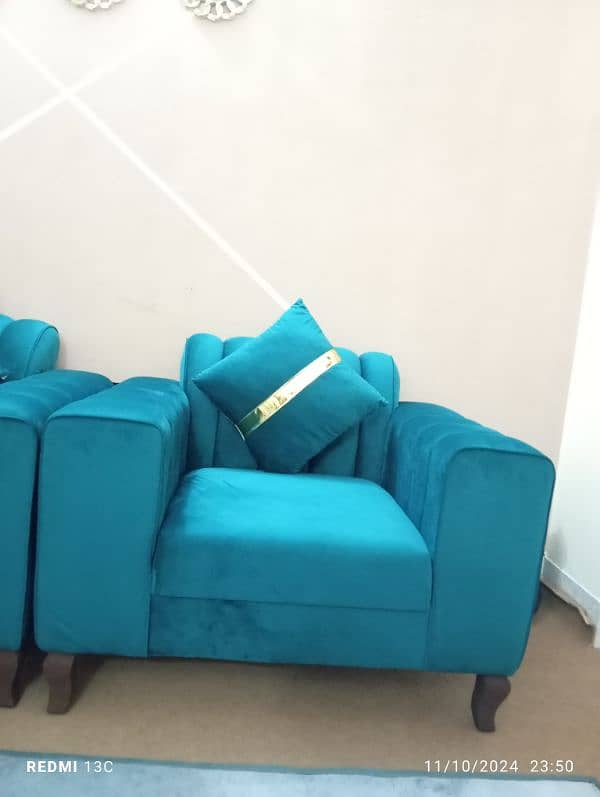 7 Seater Sofa (1 week before purchased, Urgent sale) 14