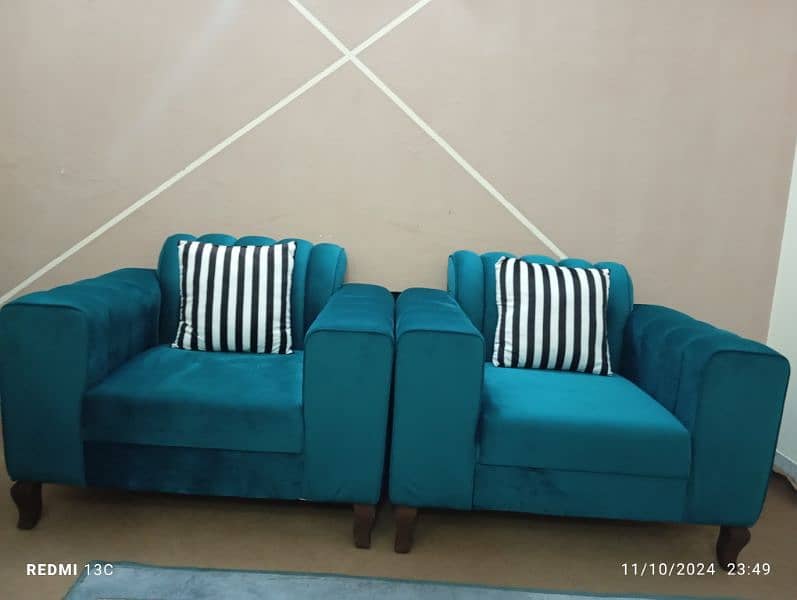 7 Seater Sofa (1 week before purchased, Urgent sale) 17