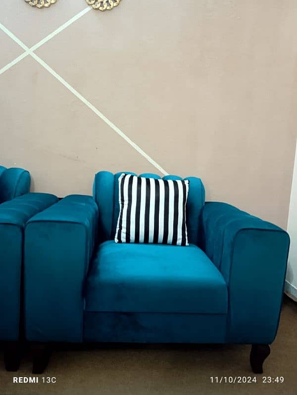 7 Seater Sofa (1 week before purchased, Urgent sale) 18