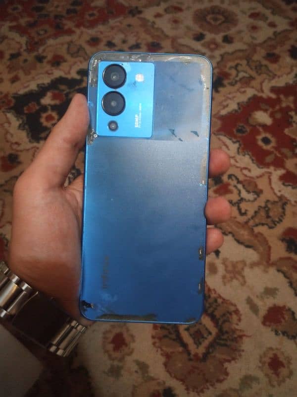 INFINIX NOTE12. . . . . 8 GB RAM 128 GB ROOM 4