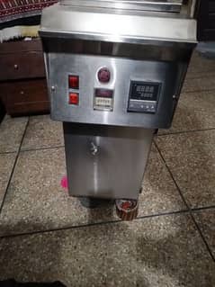 deep fryer for food shop in genuine condition