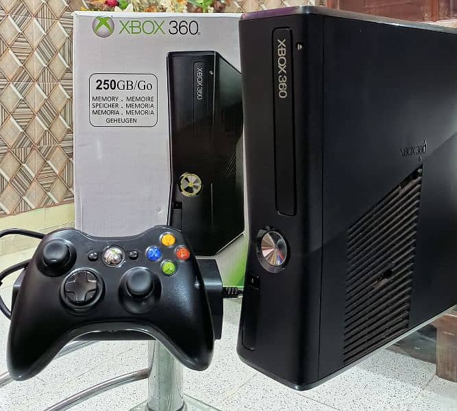 xbox 360 slim with box 1