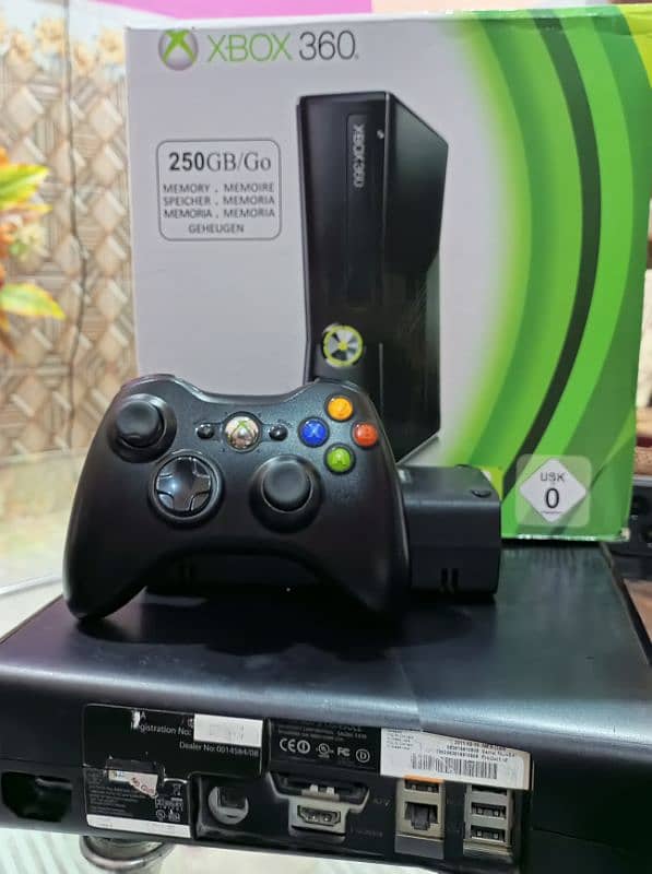 xbox 360 slim with box 2