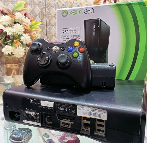 xbox 360 slim with box 3