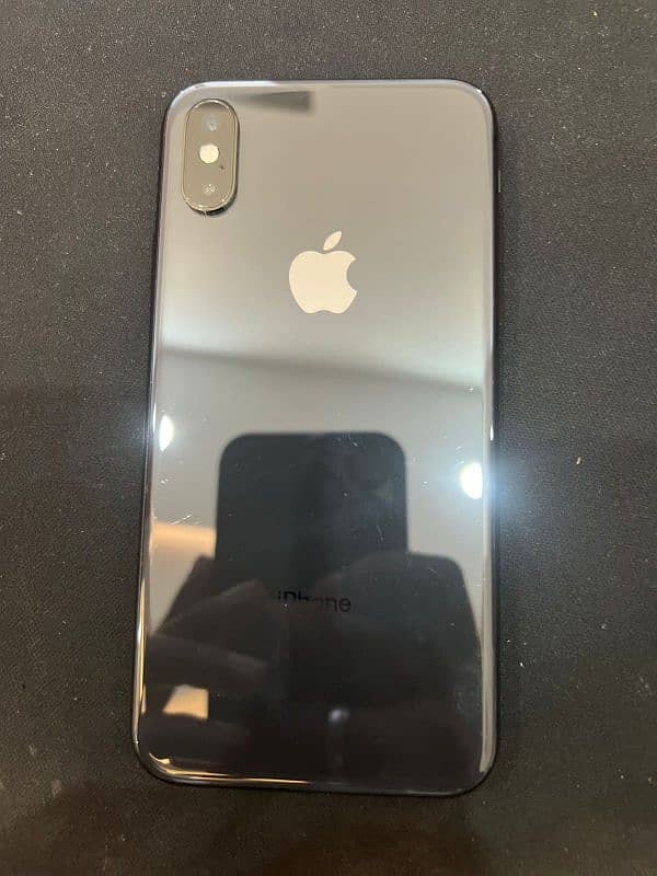 iPhone XS condition 9/10 sim time 4 months 1