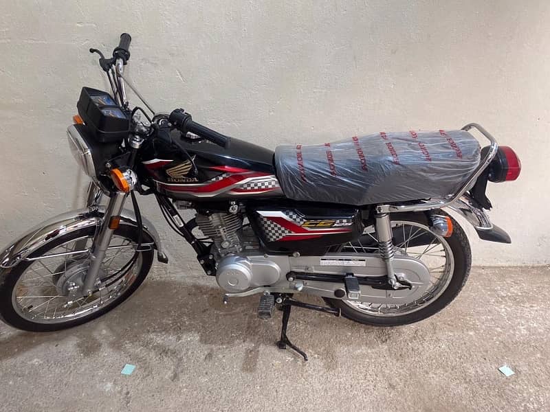 honda 125 brand new condition number laga howa hai 1