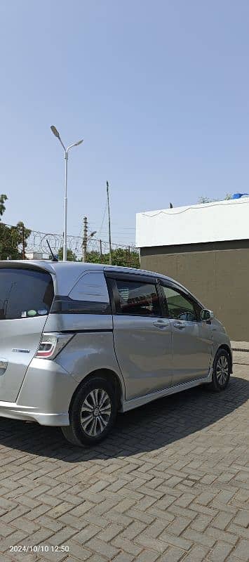 Honda Freed 2012 3