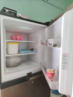 Dowlance fridge for sale 0