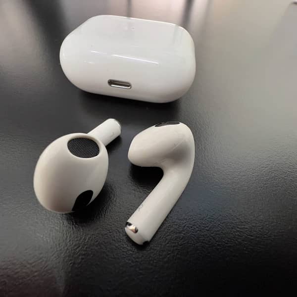 Airpods 3rd Gen 10/10 Magsafe Supported 1