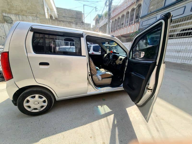 Suzuki Wagon R 2018 11