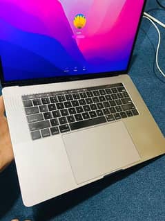 Apple MacBook pro 2019 Cori 9 9 Generation 16 Ram 512 NVMe Drive