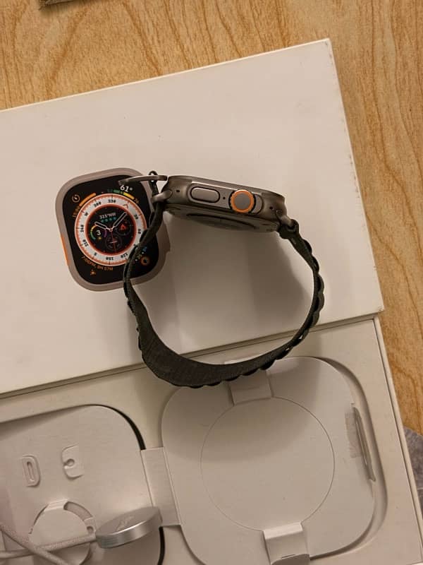 Apple Watch Ultra 49mm GPS & Cellular 6