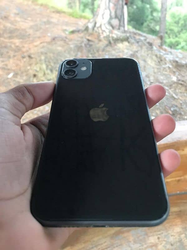 Iphone 11 in black colour with 64 Gb storage 0