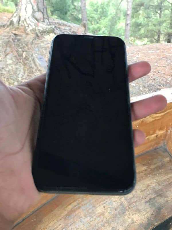 Iphone 11 in black colour with 64 Gb storage 1